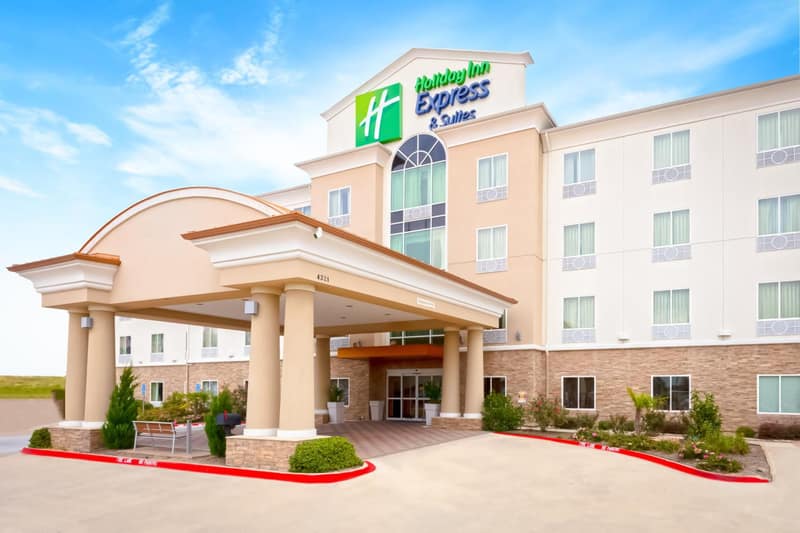 Holiday Inn Express Hotel & Suites Dallas West by IHG — building