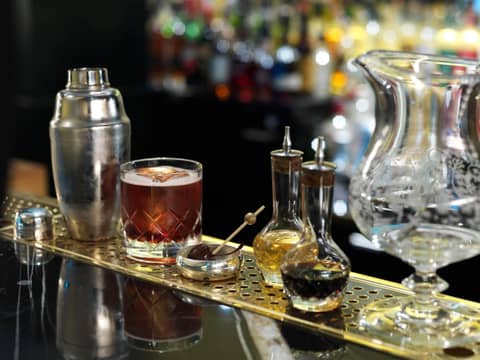 The Athenaeum Hotel & Residences — bar