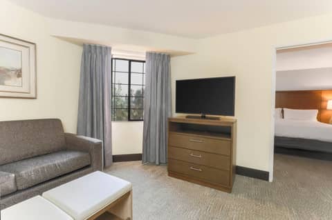 Staybridge Suites Reno Nevada by IHG — hotel room