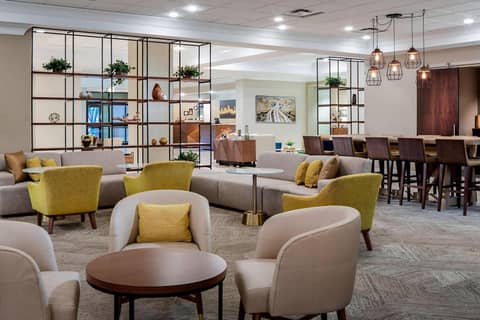 Sheraton Suites Market Center Dallas — lounge