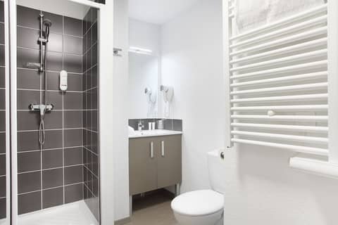 Appart Hotel Odalys City Marseille Le Dôme — bathroom