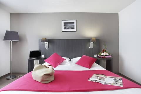 Appart Hotel Odalys City Marseille Le Dôme — hotel room