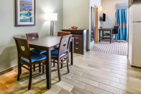 Comfort Suites Tampa - Brandon — photo 4