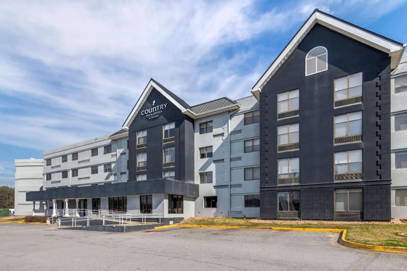 Country Inn & Suites by Radisson, Atlanta Airport South, GA — building