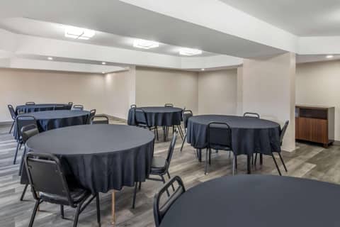 Country Inn & Suites by Radisson, Atlanta Airport South, GA — photo 4