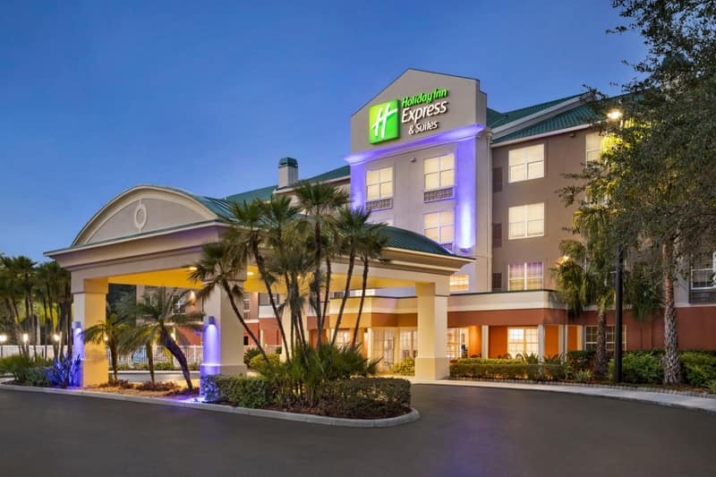 Holiday Inn Express & Suites Sarasota East by IHG — building