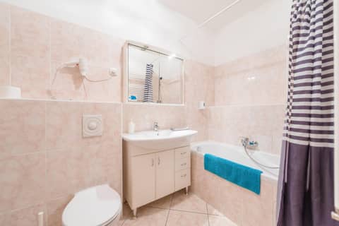 Nova Apartments — bathroom