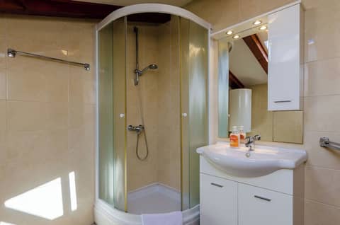 Orka Apartments — bathroom