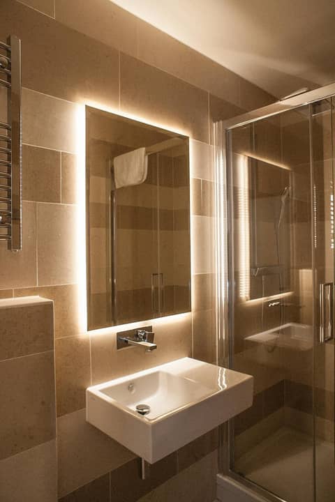 NOX Golders Green — bathroom