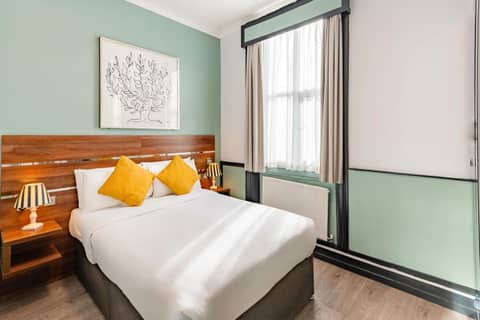 Huttons Hotel, Victoria London — hotel room