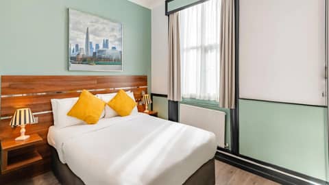 Huttons Hotel, Victoria London — hotel room