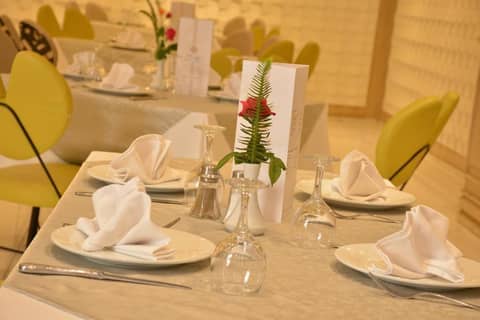 Oum Palace Hotel & Spa — dining