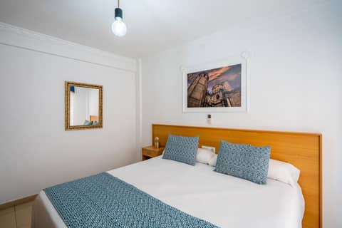 Hostal RR Feria by Beleret — hotel room