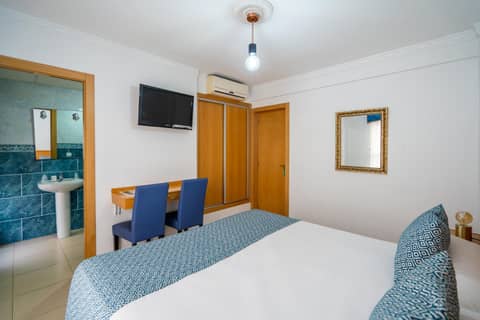 Hostal RR Feria by Beleret — hotel room