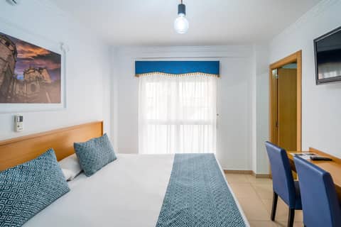 Hostal RR Feria by Beleret — hotel room