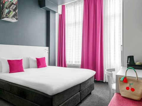 ibis Styles Amsterdam Amstel — hotel room