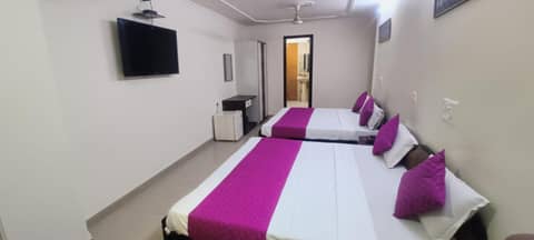 Hotel Jigyasa By Mayda Hospitality Pvt. Ltd. — hotel room