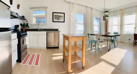 Su Casa at Venice Beach — kitchen