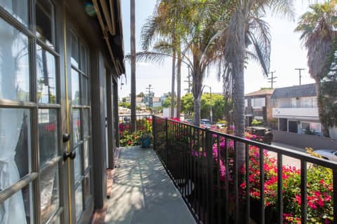 Su Casa at Venice Beach — balance & terrace