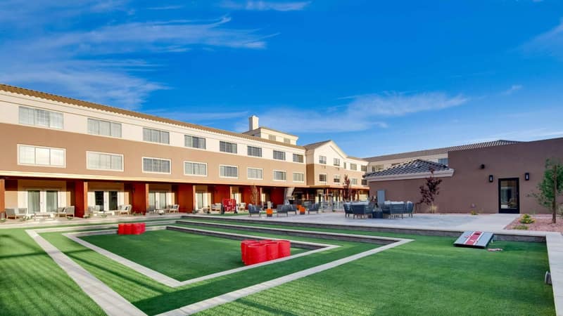 Aiden by Best Western Scottsdale North — building