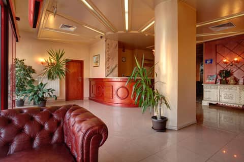 Central Plaza Hotel---FREE PARKING — photo 3