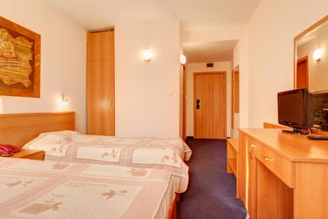 Central Plaza Hotel---FREE PARKING — photo 6