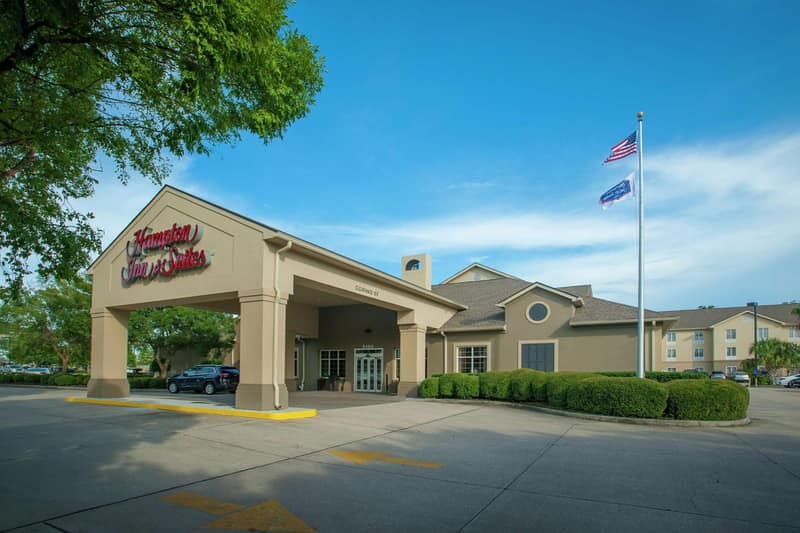 Hampton Inn & Suites New Orleans/Elmwood — building