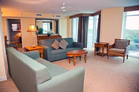 The Horizon at 77th — hotel room