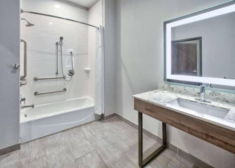 La Quinta Inn & Suites by Wyndham Dallas/Fairpark — photo 5