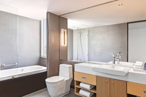 Aloft by Marriott Bangkok Sukhumvit 11 — photo 8