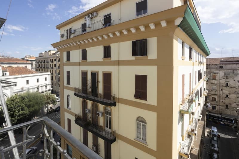 GIULY SUITES & ROOMS — building
