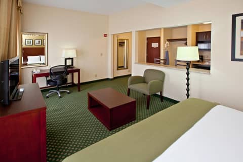 Holiday Inn Express & Suites Indianapolis - East by IHG — photo 5