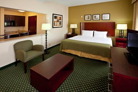 Holiday Inn Express & Suites Indianapolis - East by IHG — photo 6