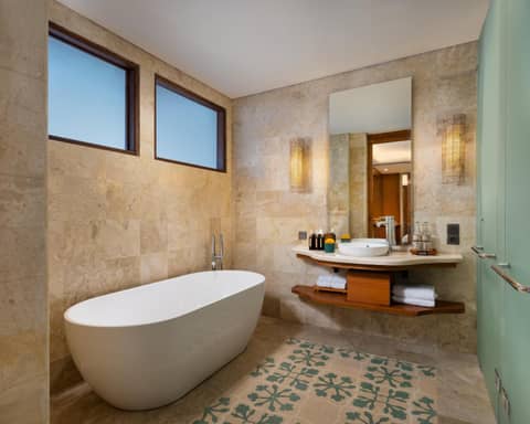 Adiwana Monkey Forest — bathroom