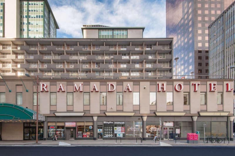 Ramada Plaza by Wyndham Calgary Downtown — photo 1