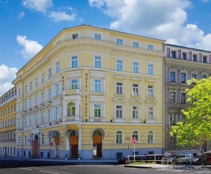 Hotel Kinsky Fountain — building