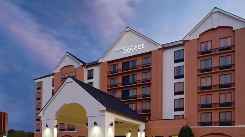 Sonesta Select Austin North Central — building