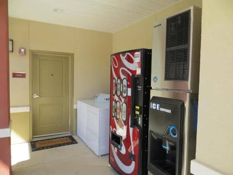 Grand Villa Inn and Suites Westchase/Chinatown — photo 7