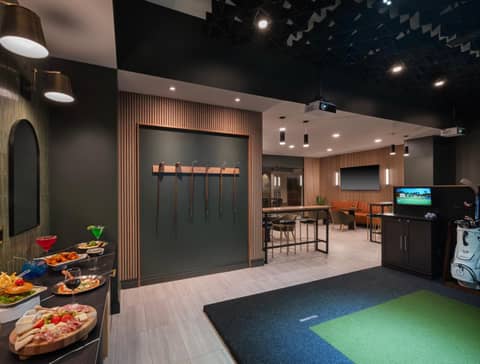 Hilton Indianapolis Hotel & Suites — photo 9