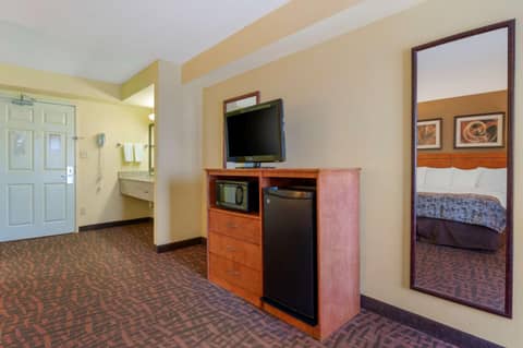 Best Western Louisville East Inn & Suites — photo 9
