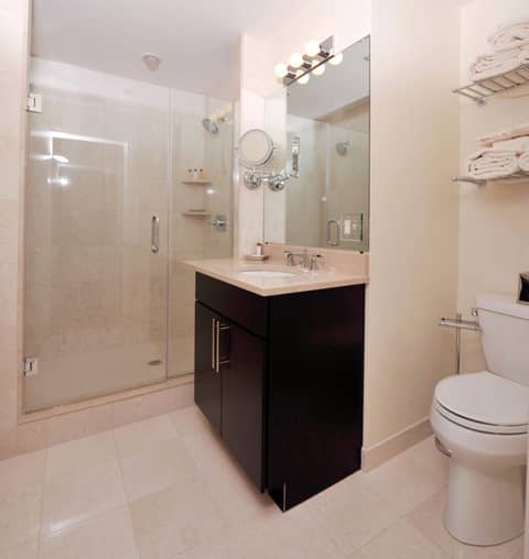 Bricco Suites — bathroom