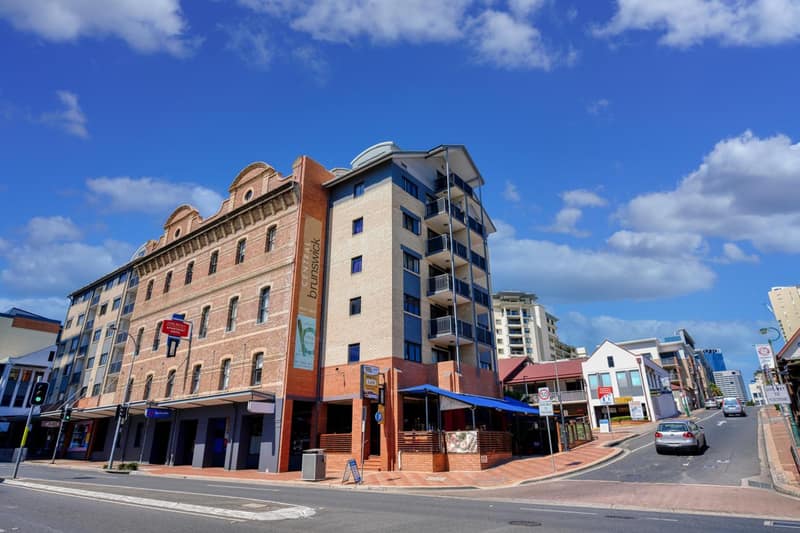 Central Brunswick Apartment Hotel — building