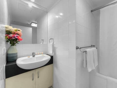 Central Brunswick Apartment Hotel — photo 3