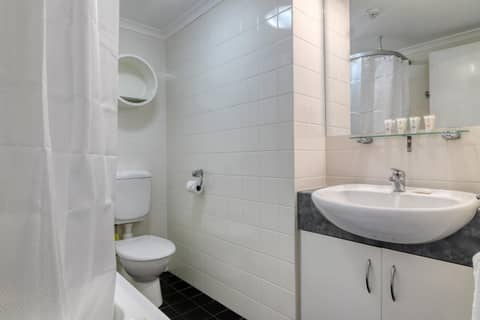 Central Brunswick Apartment Hotel — photo 9