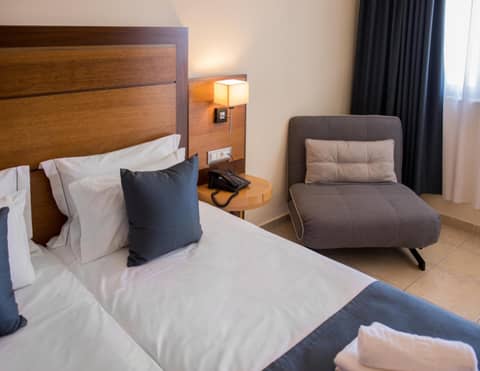 Manousos City Hotel — photo 9