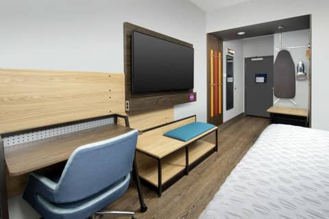 Tru By Hilton Denver Airport Tower Road — photo 3