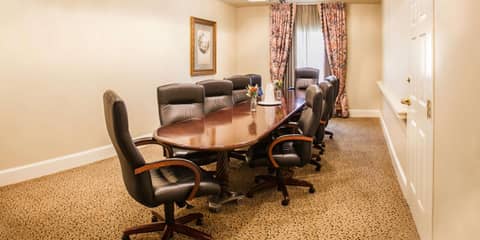Hampton Inn & Suites Savannah Historic District — photo 9