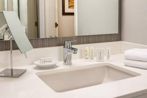 Courtyard by Marriott Portland North — photo 4