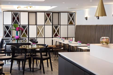 The Z Hotel Tottenham Court Road — restaurant