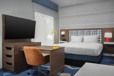 Hampton Inn & Suites Naples South — photo 2